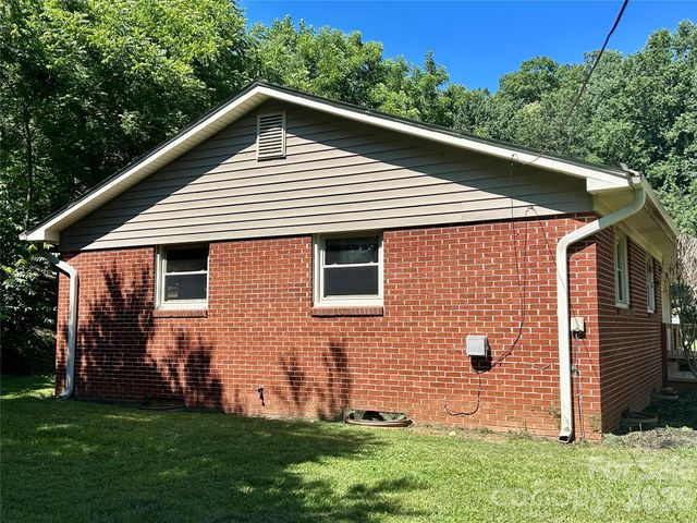 169 Double Island Road, Burnsville, NC 28714