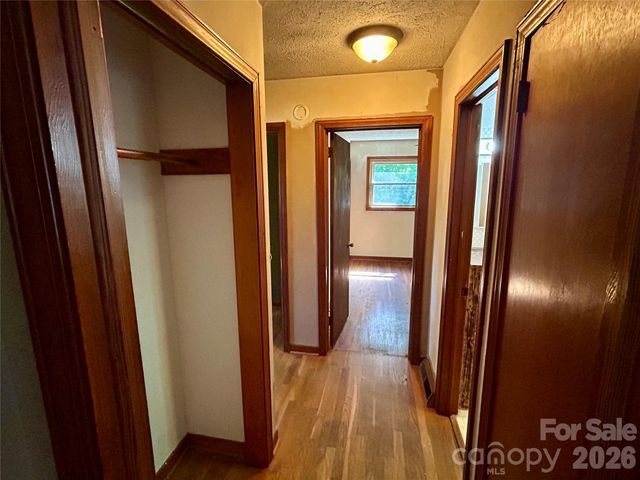 169 Double Island Road, Burnsville, NC 28714