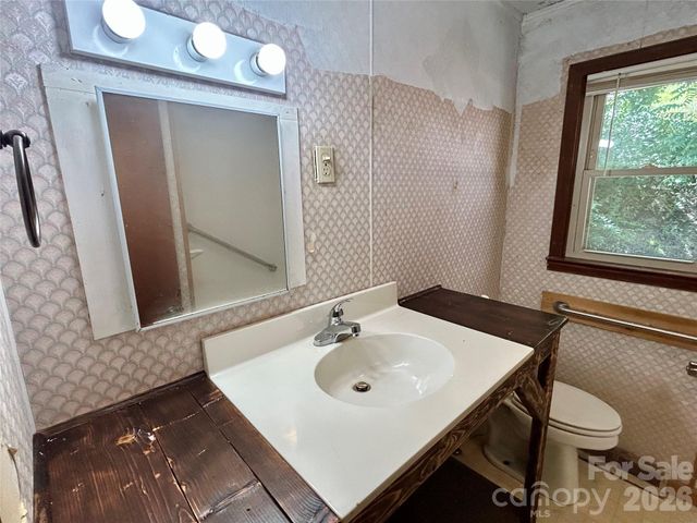 169 Double Island Road, Burnsville, NC 28714