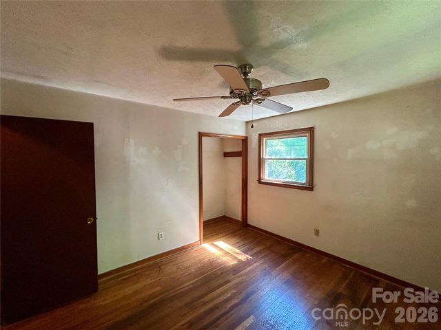169 Double Island Road, Burnsville, NC 28714