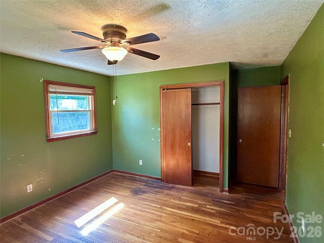 169 Double Island Road, Burnsville, NC 28714