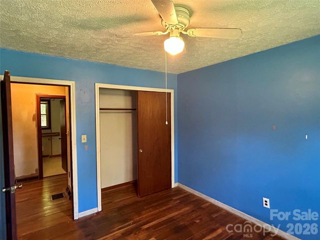 169 Double Island Road, Burnsville, NC 28714