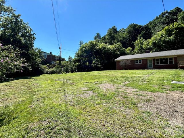 169 Double Island Road, Burnsville, NC 28714