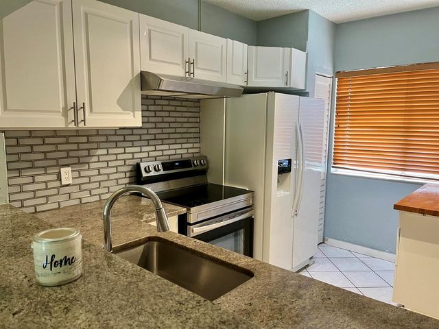 2317 SW 82nd Terrace, North Lauderdale, FL 33068