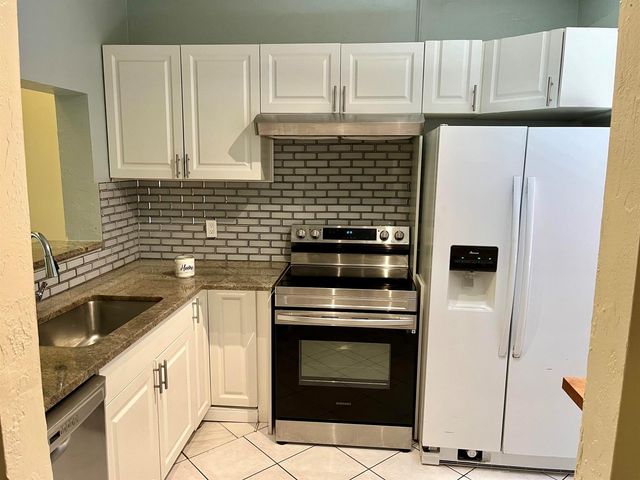 2317 SW 82nd Terrace, North Lauderdale, FL 33068