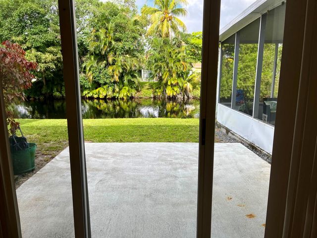 2317 SW 82nd Terrace, North Lauderdale, FL 33068
