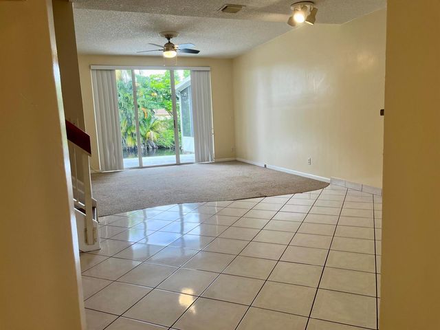 2317 SW 82nd Terrace, North Lauderdale, FL 33068