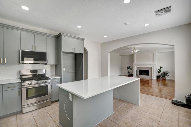 7802 Autumn Hollow Lane, Houston, TX 77041