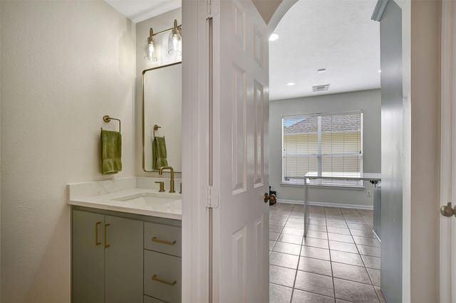 7802 Autumn Hollow Lane, Houston, TX 77041