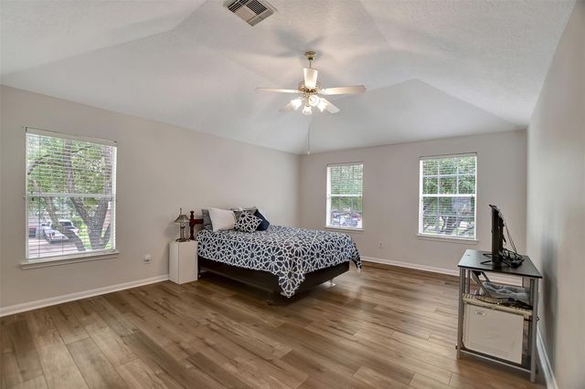 7802 Autumn Hollow Lane, Houston, TX 77041