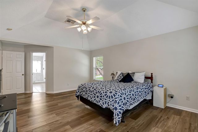 7802 Autumn Hollow Lane, Houston, TX 77041