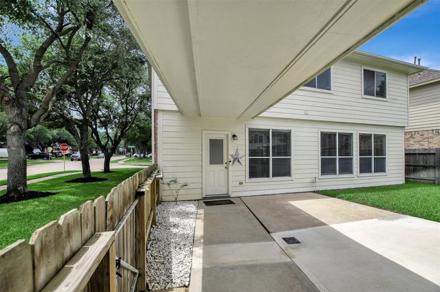 7802 Autumn Hollow Lane, Houston, TX 77041