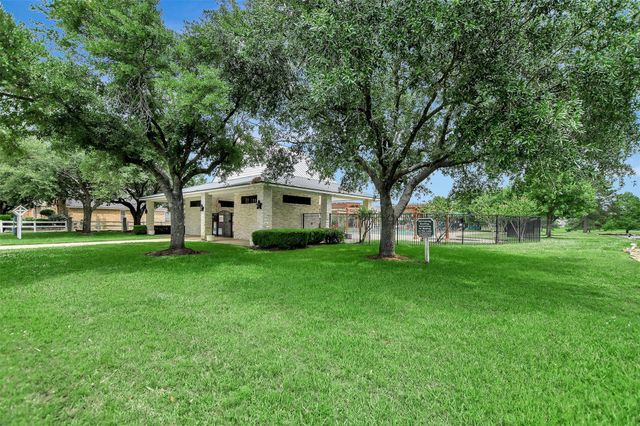 7802 Autumn Hollow Lane, Houston, TX 77041