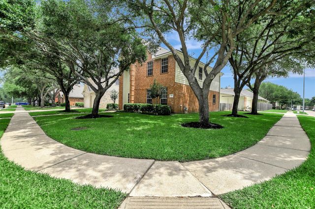 7802 Autumn Hollow Lane, Houston, TX 77041