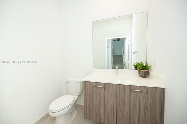4640 NW 84th Avenue 12, Doral, FL 33166