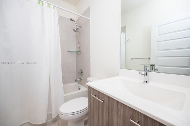 4640 NW 84th Avenue 12, Doral, FL 33166