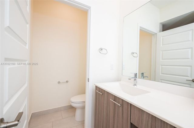 4640 NW 84th Avenue 12, Doral, FL 33166