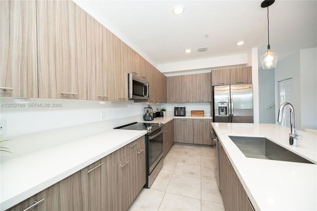 4640 NW 84th Avenue 12, Doral, FL 33166