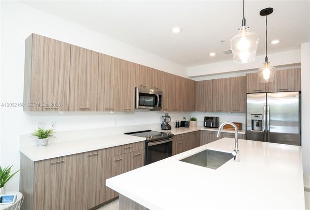 4640 NW 84th Avenue 12, Doral, FL 33166