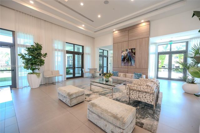 4640 NW 84th Avenue 12, Doral, FL 33166