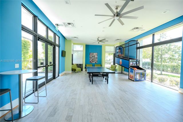 4640 NW 84th Avenue 12, Doral, FL 33166