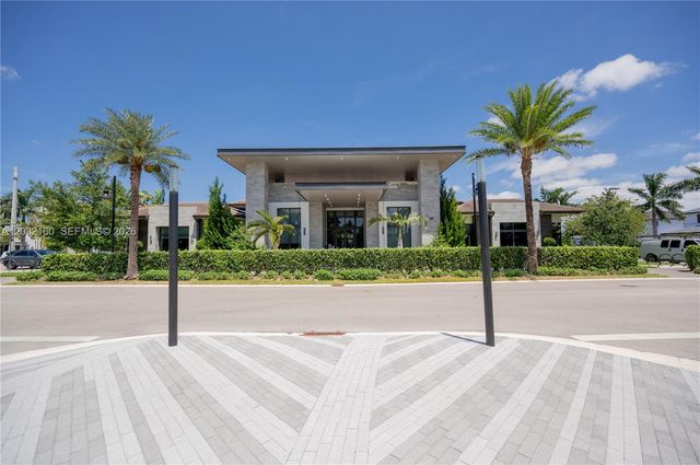 4640 NW 84th Avenue 12, Doral, FL 33166