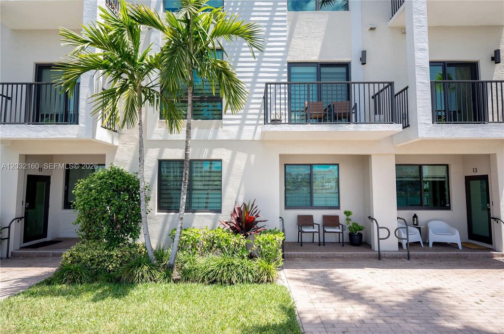 4640 NW 84th Avenue 12, Doral, FL 33166