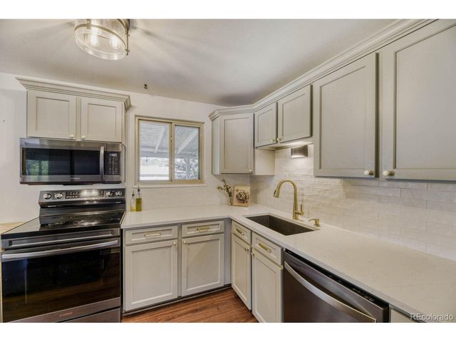 6361 S Ash Ct, Centennial, CO 80121