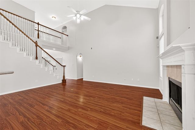 12823 Mossy Ledge Drive, Tomball, TX 77377