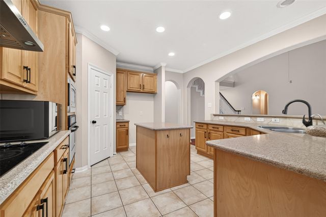 12823 Mossy Ledge Drive, Tomball, TX 77377