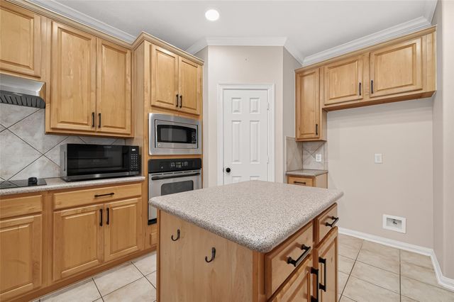 12823 Mossy Ledge Drive, Tomball, TX 77377