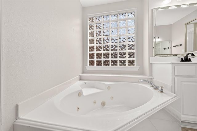 12823 Mossy Ledge Drive, Tomball, TX 77377