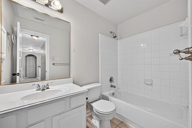 12823 Mossy Ledge Drive, Tomball, TX 77377