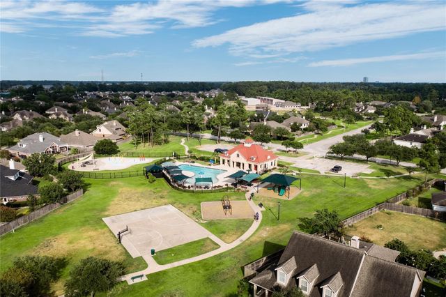 12823 Mossy Ledge Drive, Tomball, TX 77377
