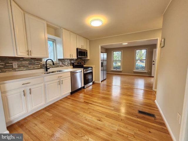 5625 REARDON LN, Woodbridge, VA 22193