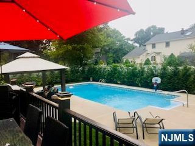 330 Hickory Street, Twp Of Washington, NJ 07676