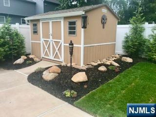 330 Hickory Street, Twp Of Washington, NJ 07676