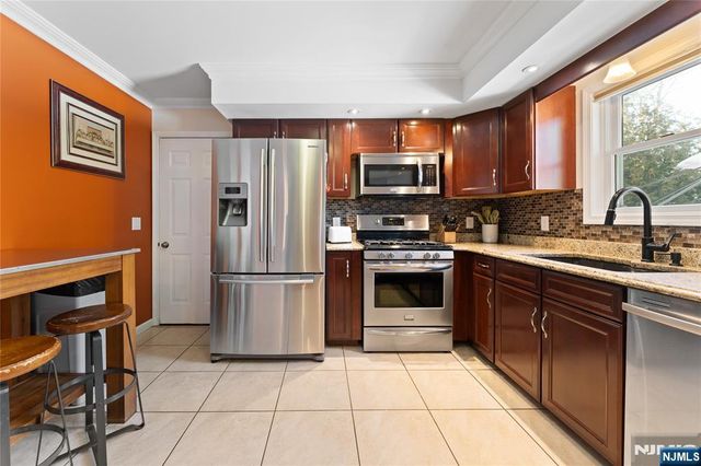 330 Hickory Street, Twp Of Washington, NJ 07676