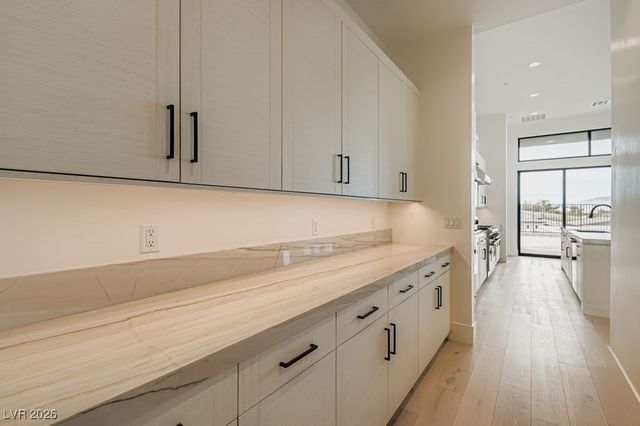 10964 Rossa Peak Avenue, Las Vegas, NV 89135