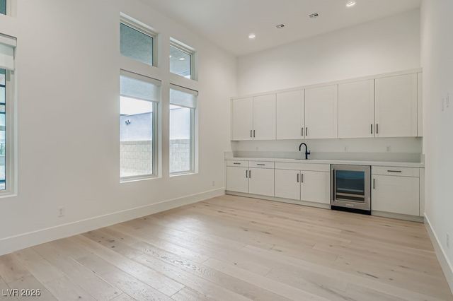 10964 Rossa Peak Avenue, Las Vegas, NV 89135