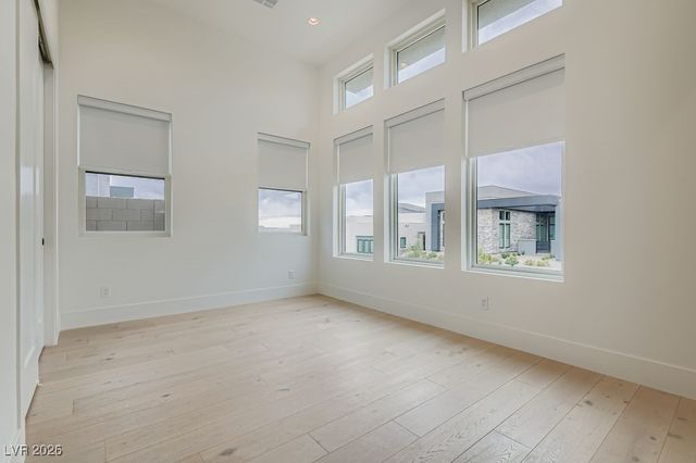 10964 Rossa Peak Avenue, Las Vegas, NV 89135