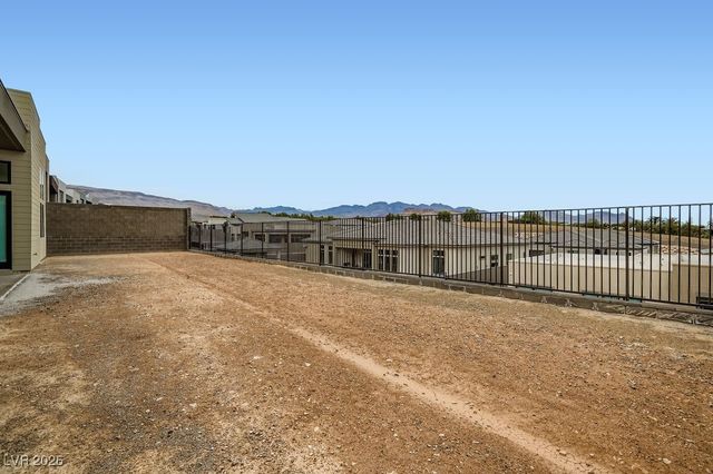 10964 Rossa Peak Avenue, Las Vegas, NV 89135