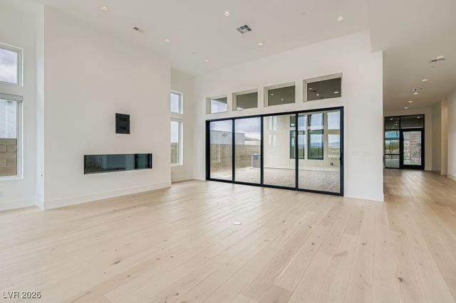 10964 Rossa Peak Avenue, Las Vegas, NV 89135