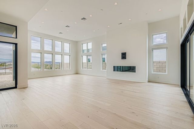 10964 Rossa Peak Avenue, Las Vegas, NV 89135