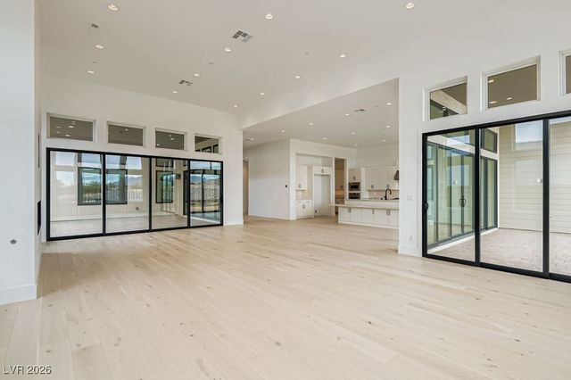 10964 Rossa Peak Avenue, Las Vegas, NV 89135