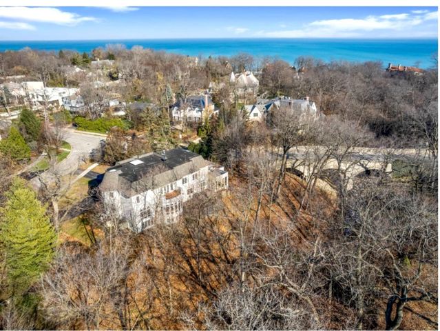130 Maple Hill Road, Glencoe, IL 60022