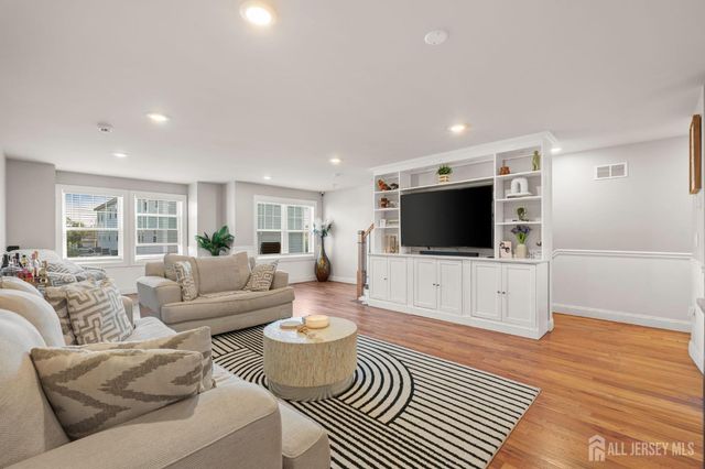 322 Mcguire Place, Perth Amboy, NJ 08861