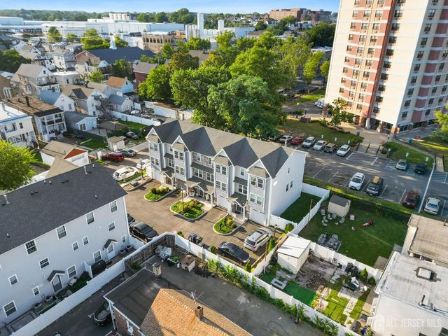 322 Mcguire Place, Perth Amboy, NJ 08861