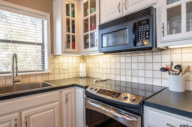 211 CR 3119, Jacksonville, TX 75766