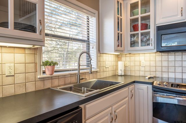 211 CR 3119, Jacksonville, TX 75766